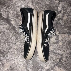 vans old skool Black and White Sneakers